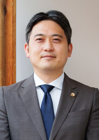 白鳥剛臣
